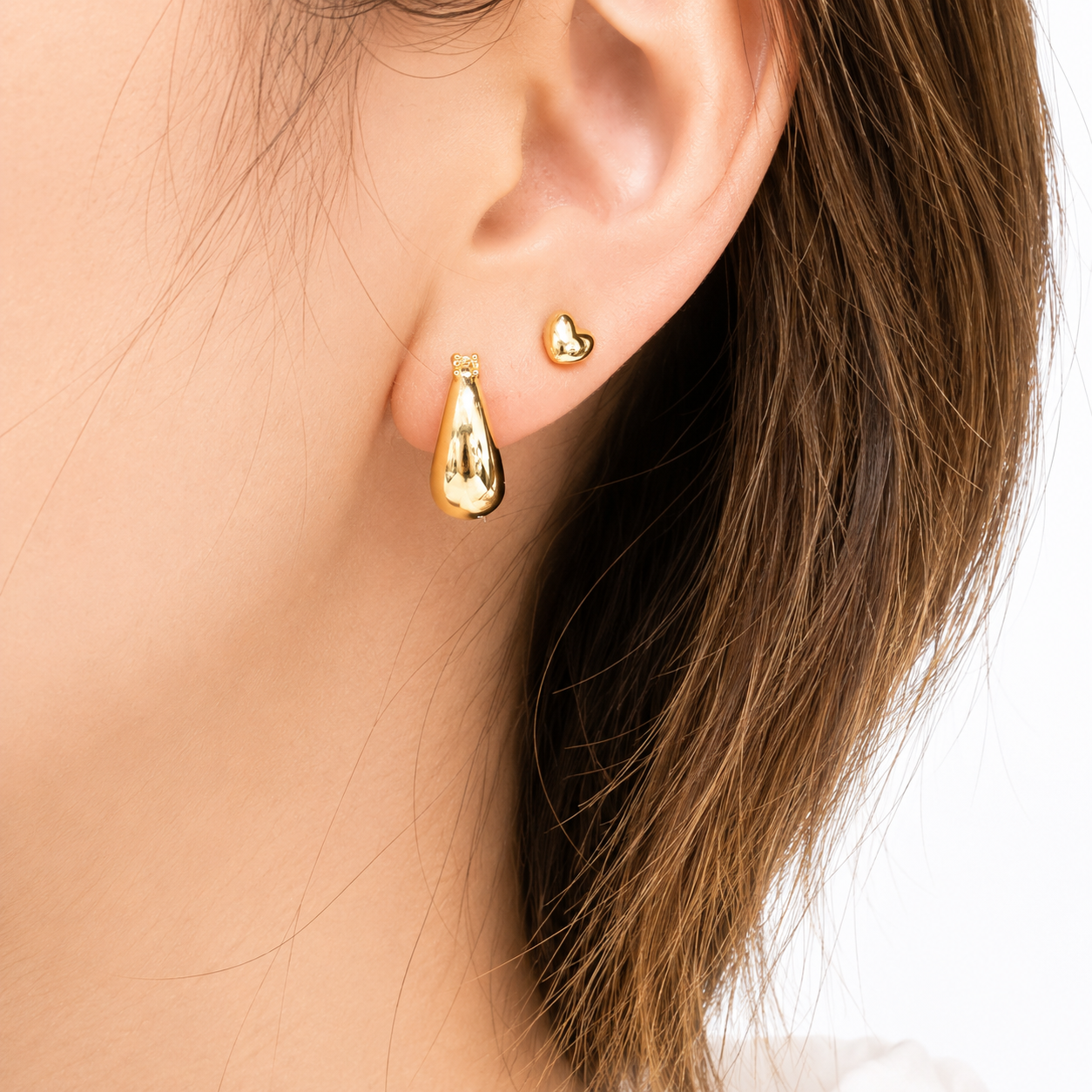 18K Gold Croissant Hoop Earrings