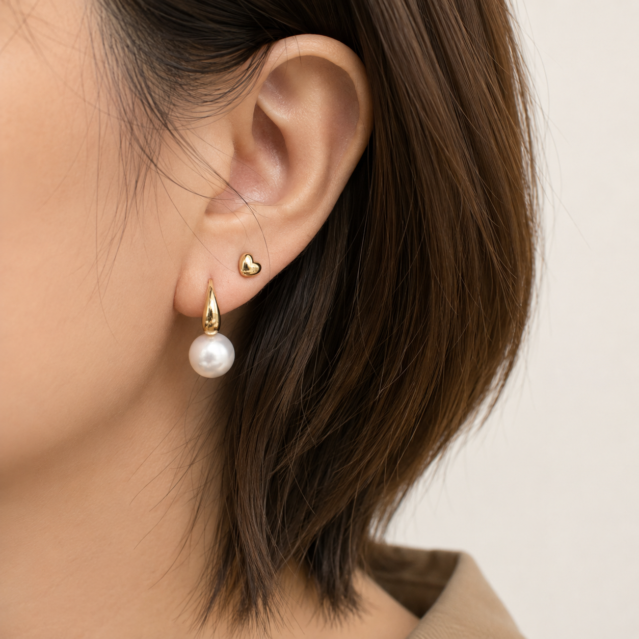 Freshwater Pearl C-Hoop Earrings